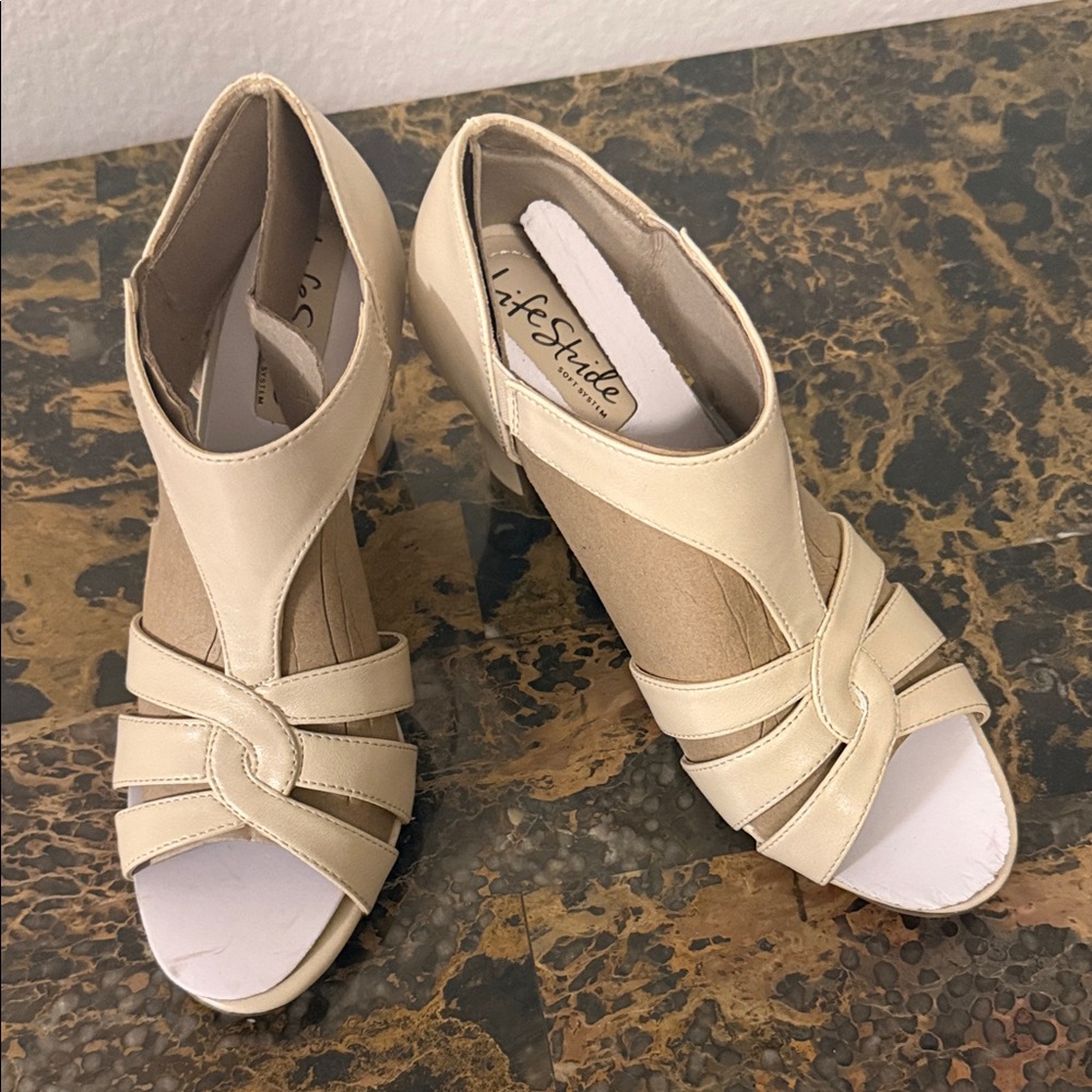 Life Stride Women's Beige Peep-Toe Heels